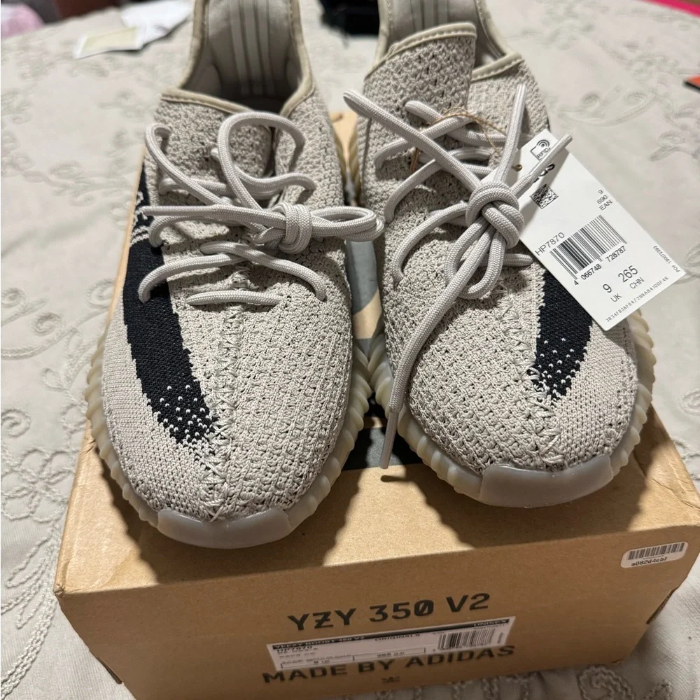 adidas Yeezy Boost 350 V2 Beige Black Sneakers - Picture 2 of 11
